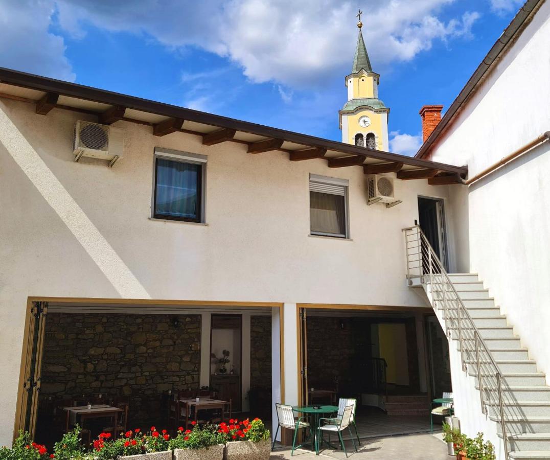 Restaurant & Apartments Getaway Pri Kobalu فيبافا المظهر الخارجي الصورة