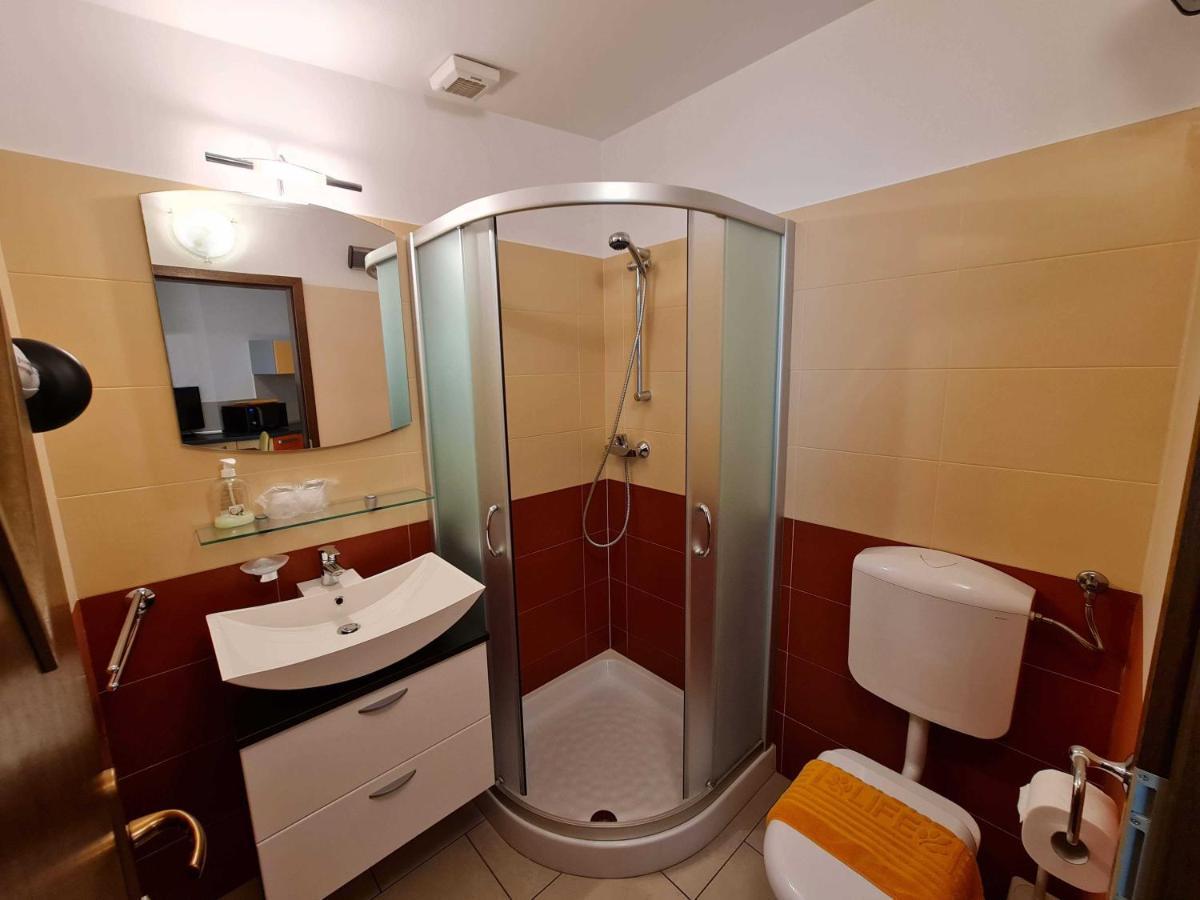 Restaurant & Apartments Getaway Pri Kobalu فيبافا المظهر الخارجي الصورة
