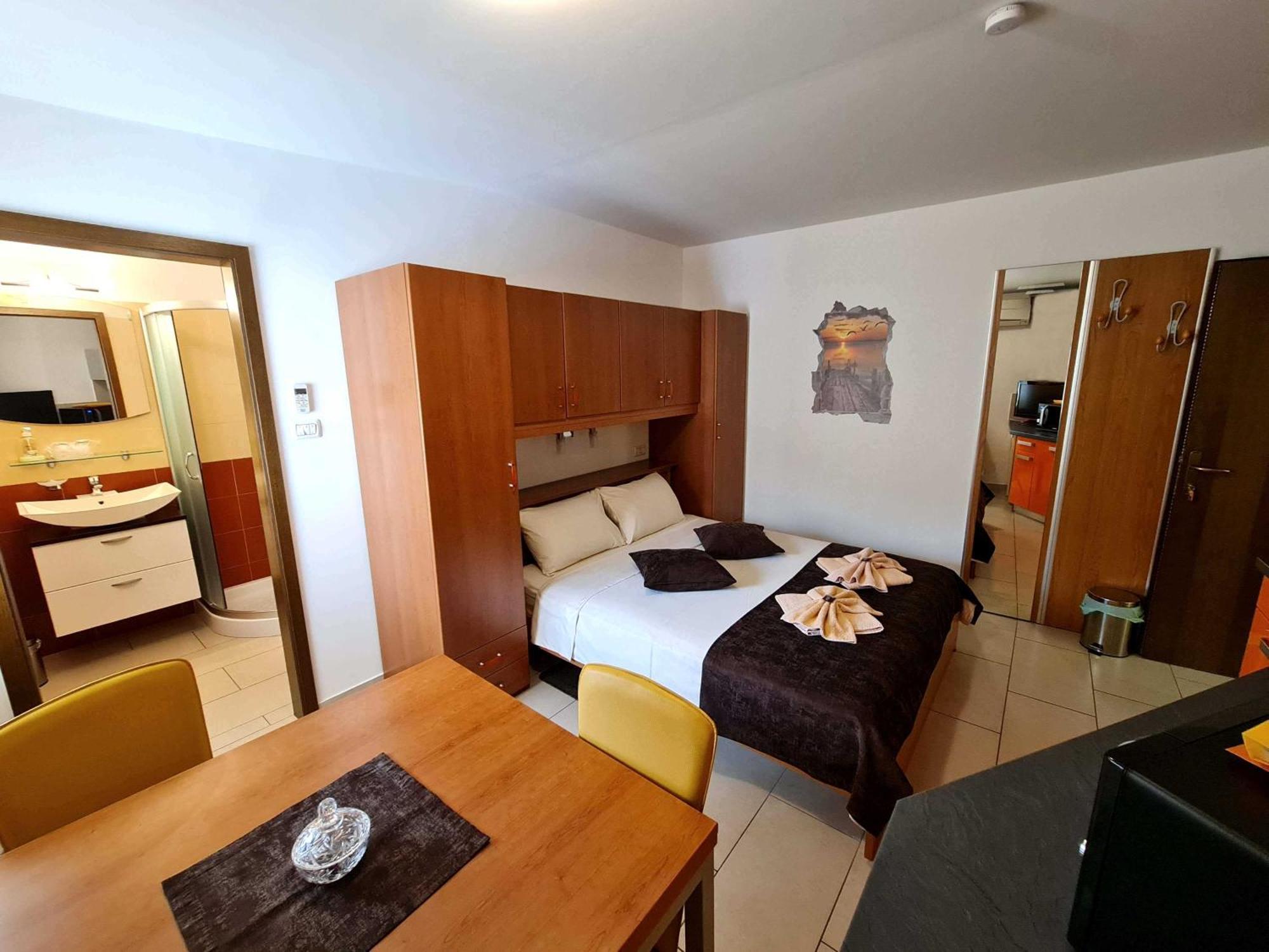 Restaurant & Apartments Getaway Pri Kobalu فيبافا الغرفة الصورة